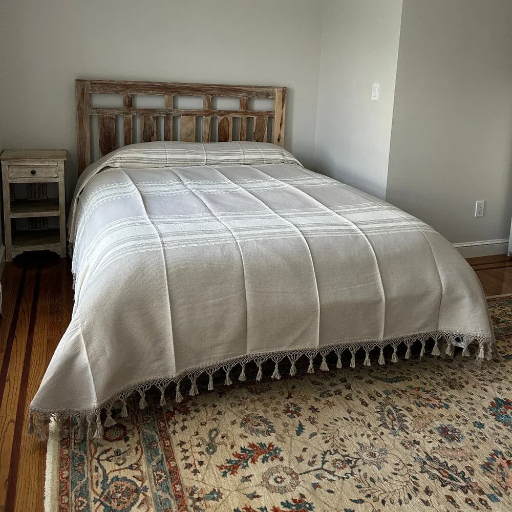 Hand loom Queen Size Cotton Bedspread.